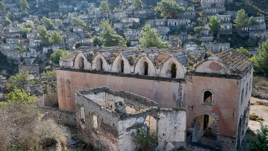 ‘Hayalet köy’ün tarihi kiliseleri restore edilecek