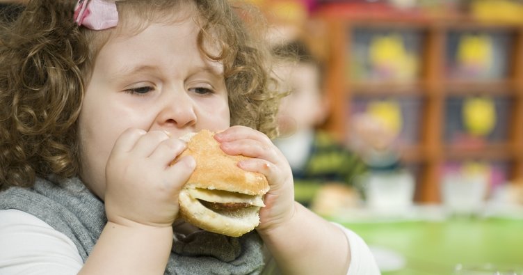 Çocuklarda doğru beslenme ve hareketli yaşam ile obezitenin önüne geçilebilir