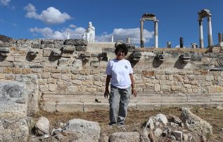 İtalyan arkeolog, Hierapolis’te 37 yıldır aynı heyecanla çalışıyor