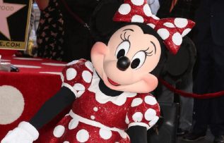 Stella McCartney imzalı Minnie Mouse’un yeni imajını nasıl buldunuz?