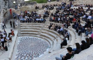 2000 yıllık Medusa mozaikli Kibyra Antik Kenti’nde müzik ziyafeti yaşandı