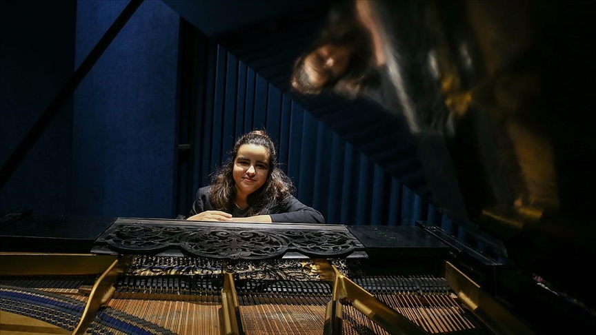 14 yaşındaki genç solist Ege Seçer Türkiye’ye ikincilik getirdi