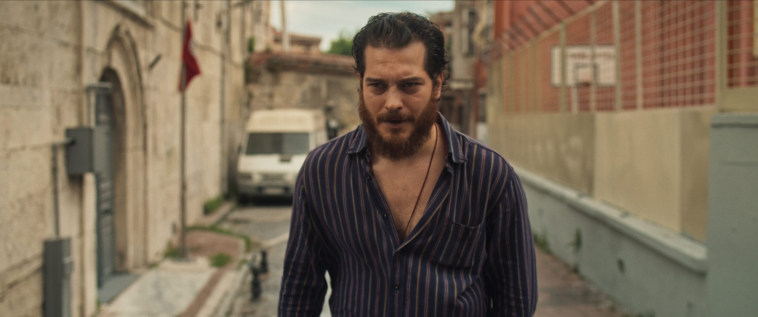 Çağatay Ulusoy’un beklenen filminin fragmanı yayınlandı