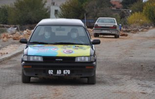 Adıyaman’da 27 araçlık ‘eğitim timi’ öğrencilerin yanında