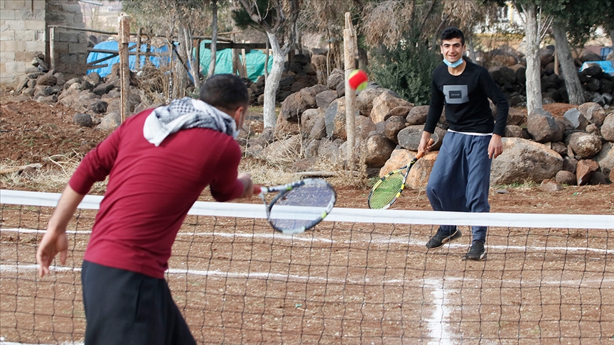 Bakan Kasapoğlu’nun tenis kortu sözü Viranşehir köylülerini sevindirdi