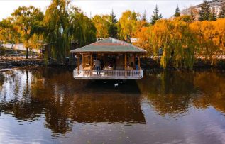 Bozkırın ortasındaki ‘Balıklı Göl’de hazan güzelliği cezbediyor