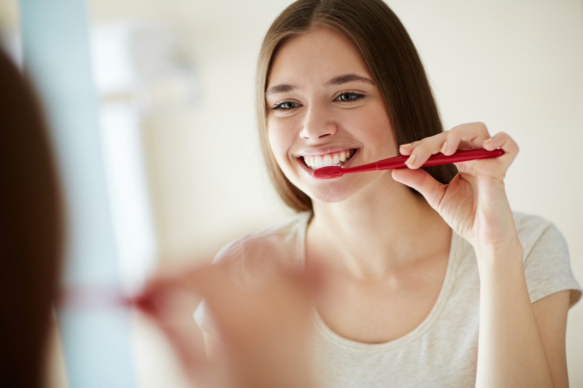 Dişlerimizi düzenli fırçalamamız bizi koronavirüsten korur mu?