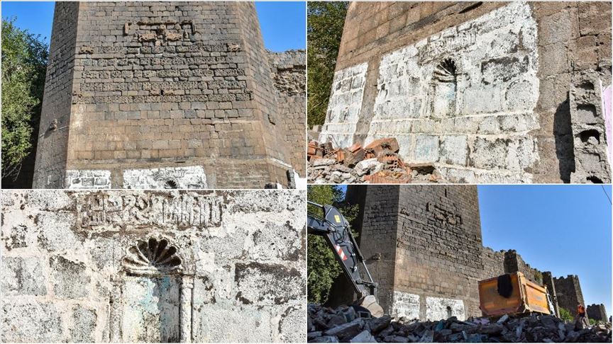 Kaçak yapılardan arındırılan tarihi burçta kitabe ve nişler ortaya çıktı