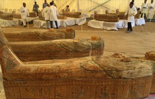 Mısır’da 2 bin 500 yıllık 59 tabut bulundu