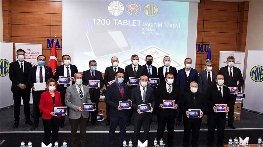 Makina ve Kimya Endüstrisi Kurumundan ihtiyaç sahibi öğrencilere 1200 tablet desteği
