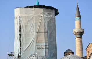 Mevlana Müzesi’nin turkuaz kubbesi ‘100 ton yük’ten kurtarıldı