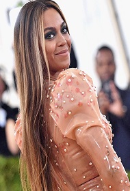 Ünlü şarkıcı Beyonce’den Meghan Markle’a tam destek