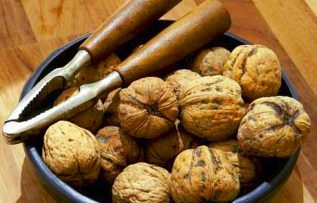 Rüyada Ceviz Kırmak