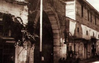 Rüyada Deve Hanı Görmek