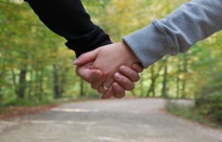 Rüyada El Ele Tutuşmak