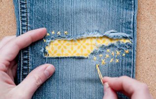 Rüyada Elbise Yırtıkları Görmek