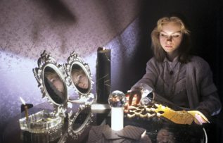 Rüyada Üfürükçü Görmek