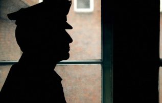 Rüyada Gardiyan Görmek