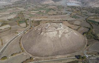 Urartuların 2 bin 900 yıllık kalesi turizme kazandırılıyor