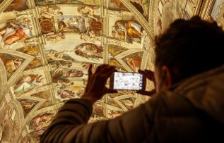Vatikan Müzesi bugün yeniden ziyarete açıldı
