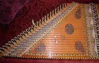 Rüyada Kanun Çalmak