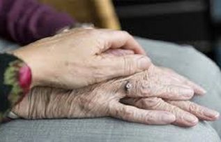 Rüyada Ölmüş Anneyi Güler Yüzlü Görmek