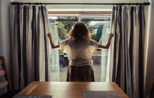 Rüyada Perde Takmak