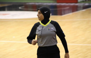 Başörtülü ilk FIBA hakemi Sara Gamal, Tokyo 2020 Olimpiyatlarında