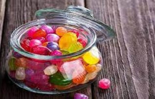 Rüyada Şeker Dağıtmak