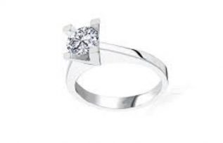 Rüyada Tektaş Yüzük Görmek