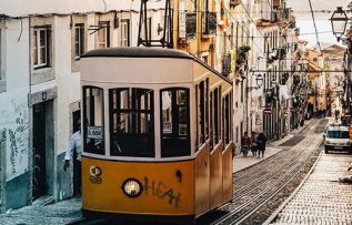 Rüyada Tramvaya Binmek