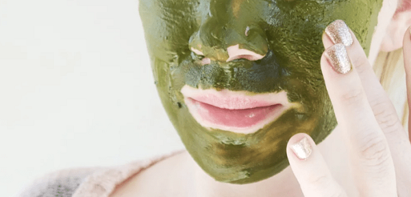 Aloe vera ve matcha yüz maskesi
