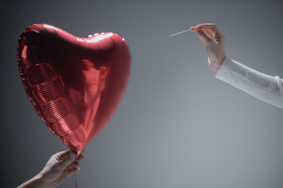 “Kırık kalp sendromu” tahmin edilenden daha tehlikeli olabilir!