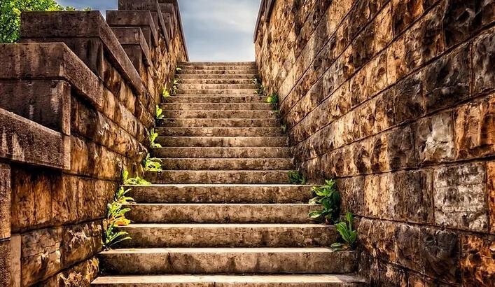 Rüyada Yüksek Bir Yere Çıkmak