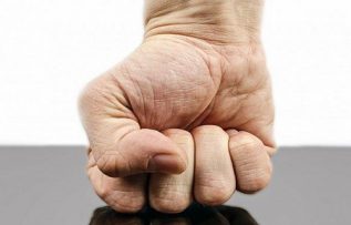 Rüyada Yumruk Görmek