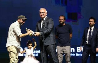 58. Antalya Altın Portakal Film Festivali’nin En İyi Filmi: “Okul Tıraşı”