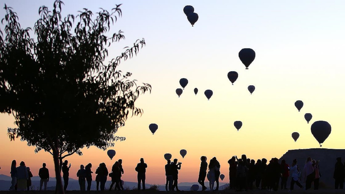 Kapadokya’da sıcak hava balonlarına yoğun ilgi
