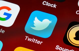 Twitter, gergin sohbetlerin önüne geçiyor