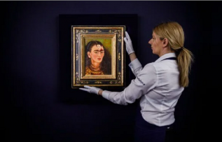 Frida Kahlo’nun otoportresine rekor fiyat verildi