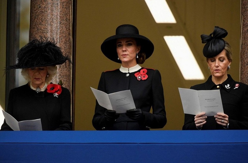 Kraliçe Elizabeth’in yerini Kate Middleton aldı