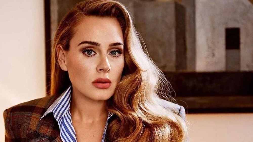 Adele, yeni albümüyle satış rekoru kırdı