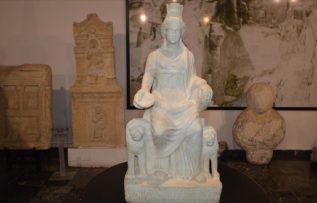 1700 yaşındaki “Kybele” heykeli doğduğu topraklara geri getirildi