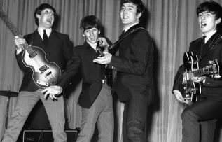 Beatles grubunun ikonik eşyaları NFT dünyasında satışa sunuluyor