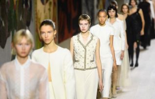 Nakışın en sanat hali: Dior Couture İlkbahar/Yaz 2022