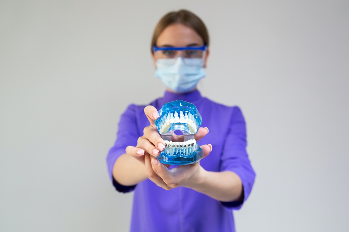 Yanlış uygulanan implant tedavileri ağız ve diş yapısını tehdit ediyor!