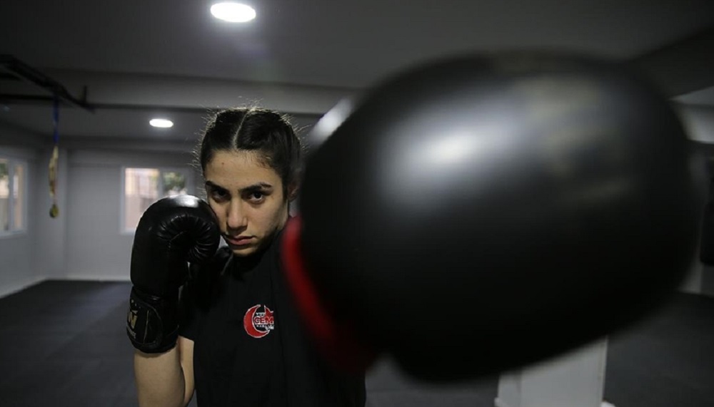 Fazla kiloları için başladığı boksta Türkiye ikinciliğini kazandı