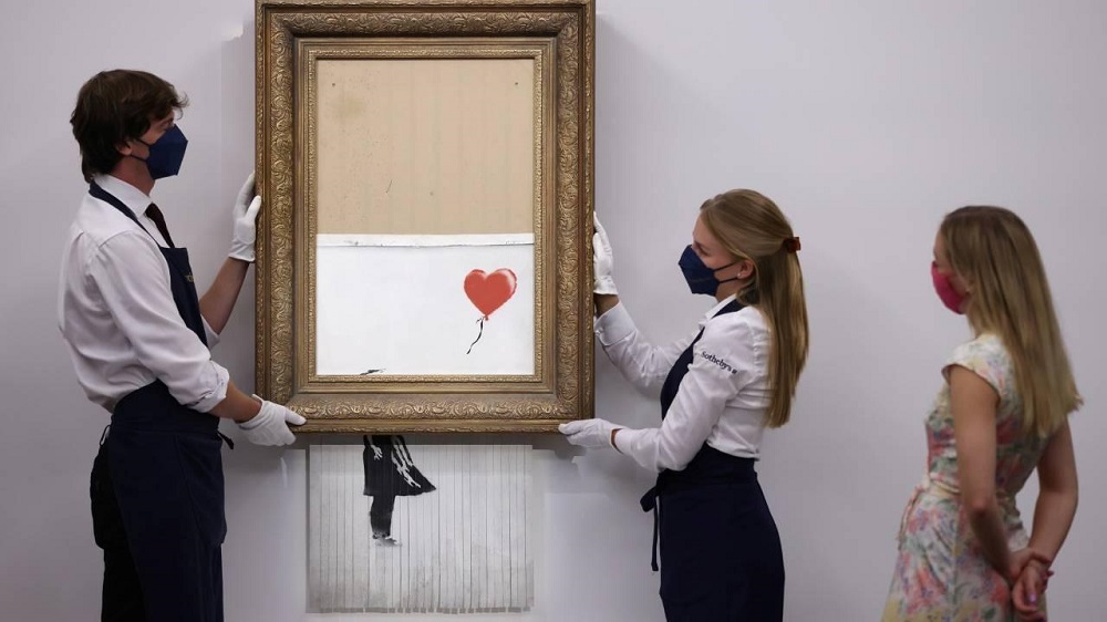 Robbie Williams’ın koleksiyonundaki 3 Banksy eseri açık artırmayla satılacak