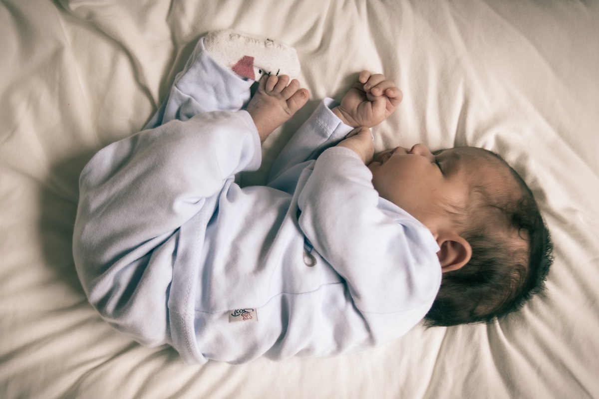 Bebeğiniz gece sık uyanıyorsa uyku sorunu olabilir!