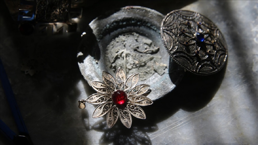 Mardin’in dini yapılarındaki motifler gümüşe işleniyor
