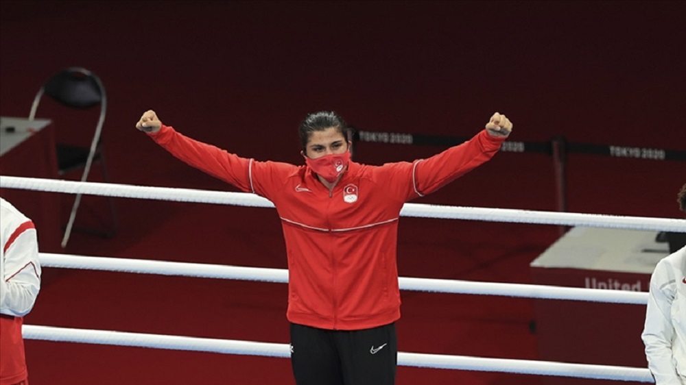 Milli kadın boksörler Macaristan’dan madalya ile dönüyor